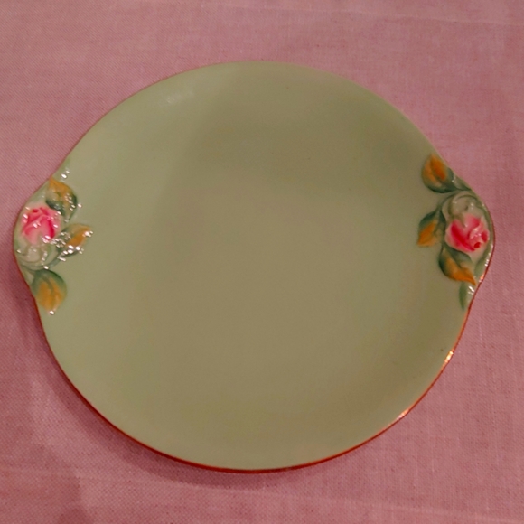 Vintage Royal Wilton 10" serving plate. - Picture 1 of 2